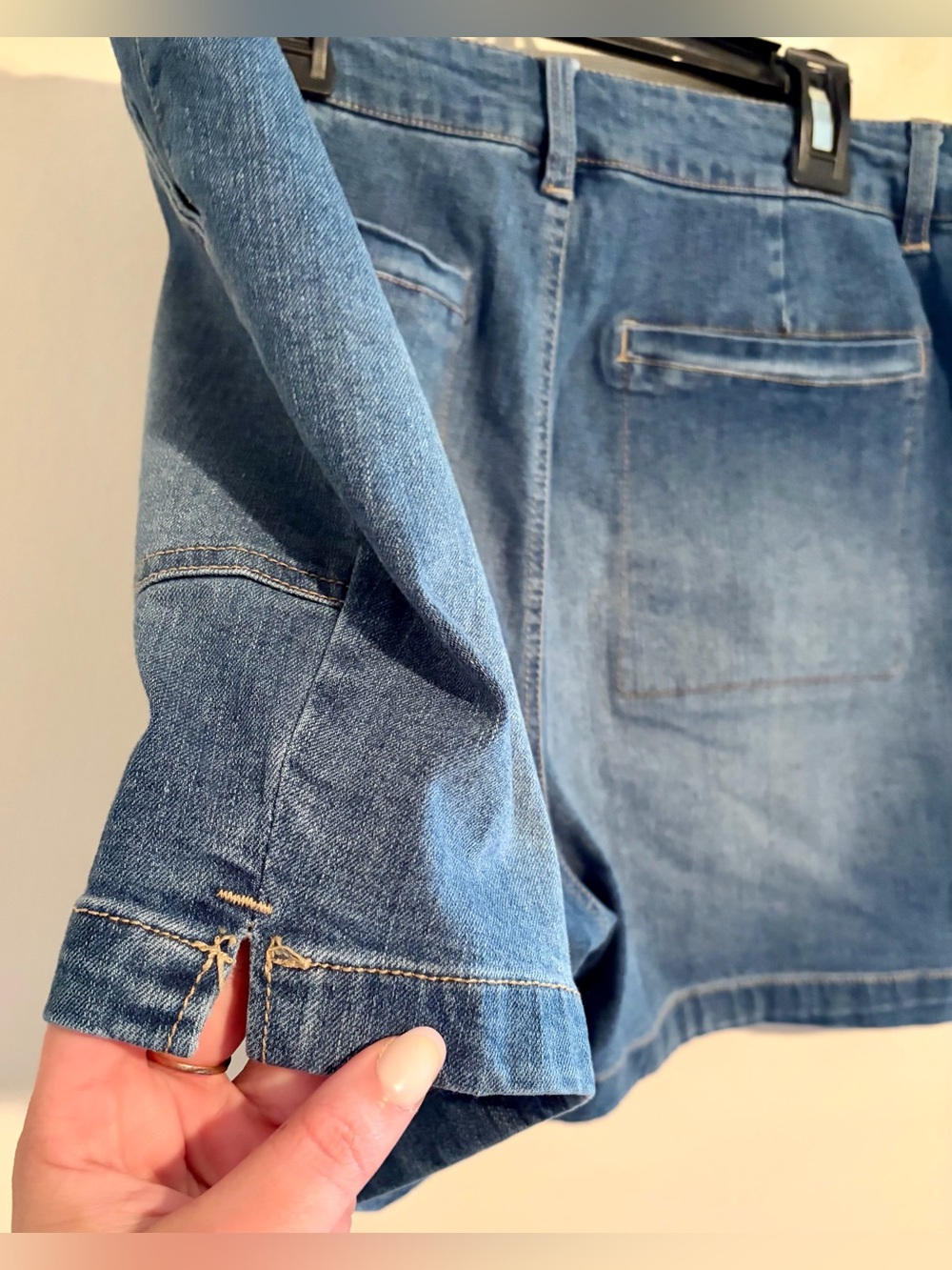 NWOT d. jeans Blue Women's Denim Shorts Mid Rise Stretchy w/ Pockets Sz 14 - Picture 7 of 11